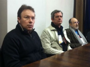 Na esquerda da foto, Luciano Silva que é organizador do Congresso (Foto: Bibiana Dionísio/ G1 PR)