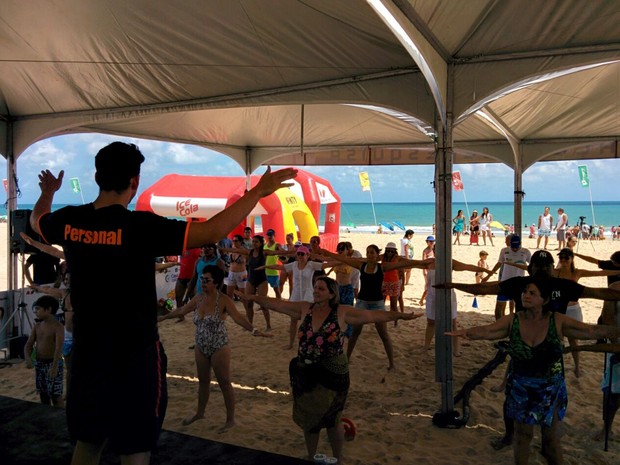 Muita gente aproveitou o domingo para se exercitar na arena do Estação Verão (Foto: Rafael Barbosa/G1)