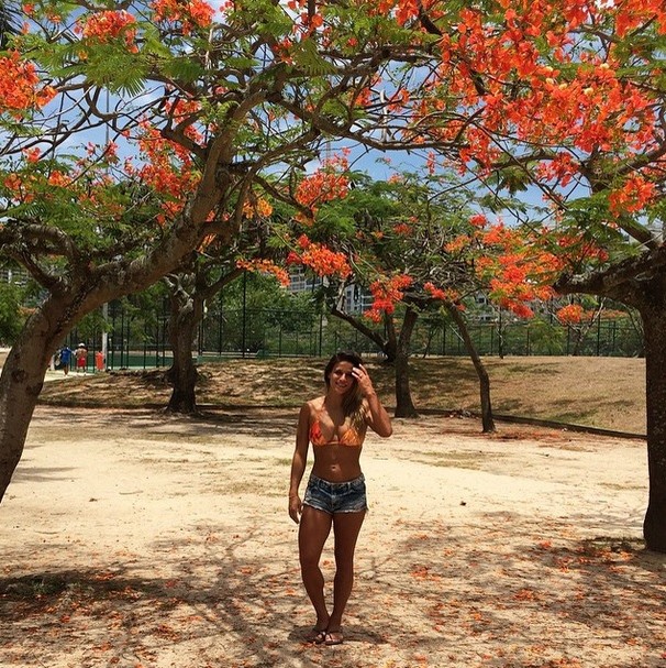 Veja as fotos: Jade, Dani Hypolito e gêmea do nado sincronizado curtem domingo de sol Veja as fotos: Jade, Dani Hypolito e gêmea do nado sincronizado curtem domingo de sol