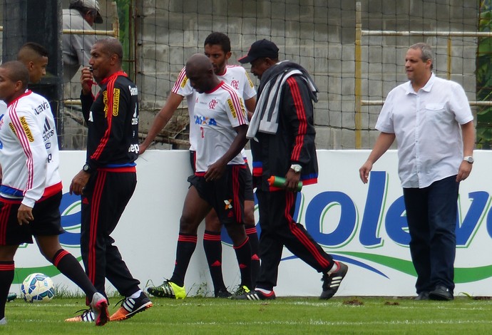Armero Flamengo (Foto: Fred Gomes / GloboEsporte.com)