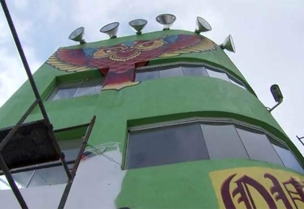 Coruja foi desenhada por grafiteiros no Parque Municipal Roberto Mário Santini (Foto: Reprodução/TV Tribuna) Coruja foi desenhada por grafiteiros no Parque Municipal Roberto Mário Santini (Foto: Reprodução/TV Tribuna)