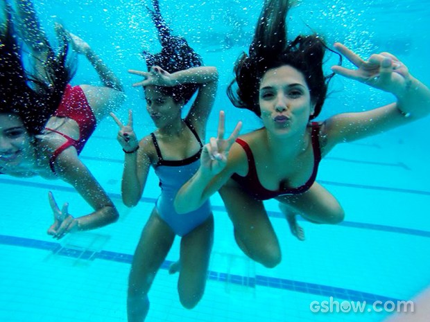 Geórgia, Camilla Camargo e Carla debaixo d&#39;água (Foto: Caldeirão do Huck/TV Globo)