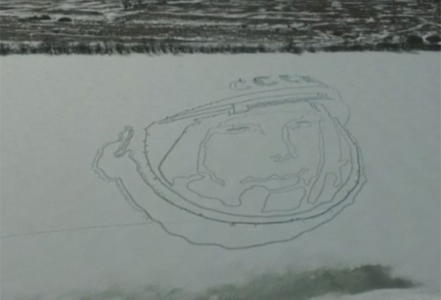 Grupo se inspirou em imagem clássica de Gagarin (Foto: Reuters)