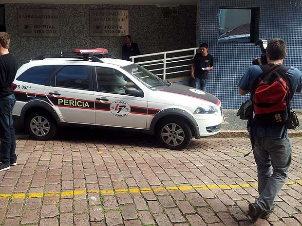 Polícia Civil faz reconstituição de exames de ressonância magnética após 3 mortes no Hospital Vera Cruz, em Campinas (Foto: Luciano Calafiori/G1 Campinas)