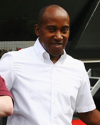 Pai de Lewis, Anthony Hamilton treino GP Inglaterra (Foto: Getty Images )
