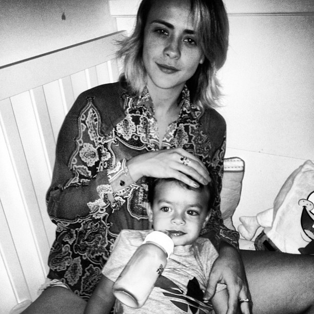 Juliana Silveira e filho  (Foto: Reprodução_Instagram)