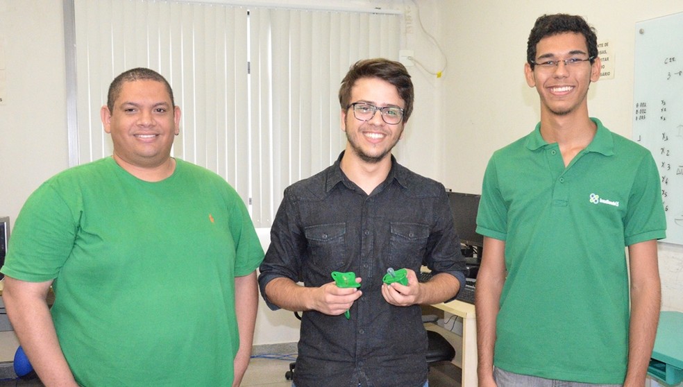 Equipe 'Questão de Brio', formada por estudantes de engenharia elétrica do IFPB, é finalista de evento de desenvolvimento tecnológico (Foto: Daniela Espínola/IFPB)