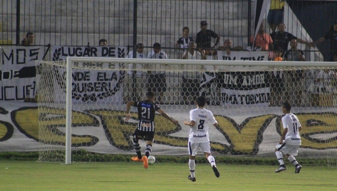 ABC x Botafogo-PB - Estádio Frasqueirão - gol Marcinho (Foto: Fabiano de Oliveira)
