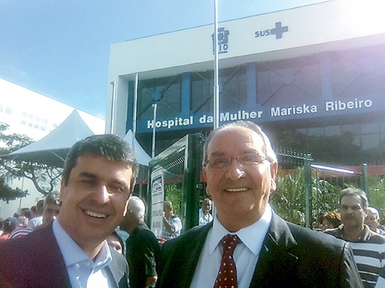 PARCERIA Rodrigo Bethlem e o ex-sogro e presidente da Câmara de Vereadores do Rio, Jorge Felippe. R$ 2,1 milhões passaram por suas cinco contas na Suíça (Foto: Andre Coelho/Agência O Globo) PARCERIA Rodrigo Bethlem e o ex-sogro e presidente da Câmara de Vereadores do Rio, Jorge Felippe. R$ 2,1 milhões passaram por suas cinco contas na Suíça (Foto: Andre Coelho/Agência O Globo)