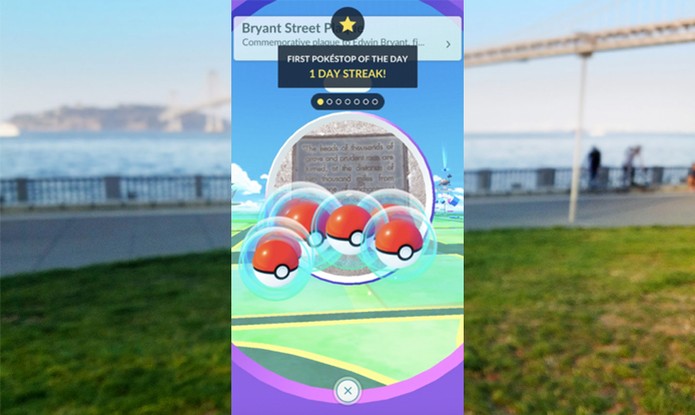 Visite pelo menos 1 PokéStop por dia em Pokémon Go e receba itens extras (Foto: Reprodução/Rafael Monteiro) Visite pelo menos 1 PokéStop por dia em Pokémon Go e receba itens extras (Foto: Reprodução/Rafael Monteiro)