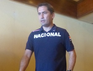 Gustavo Morinigo, técnico do Nacional-PAR (Foto: Daniel Mundim)