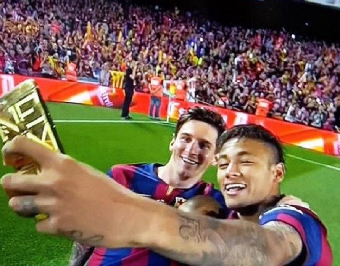 Selfie Da Vitória Neymar E Messi Posam Sorridentes Após Título Da Copa Do Rei Blog Brasil 7023