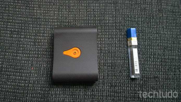 Aparelho é bem pequeno, o que é ótimo para quem está viajando (Foto: Thiago Barros/TechTudo) Aparelho é bem pequeno, o que é ótimo para quem está viajando (Foto: Thiago Barros/TechTudo)