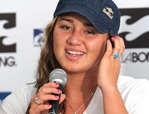 Carissa Moore na coletiva do surfe Rio Pro  (Foto: Jorge William / Ag. O Globo)