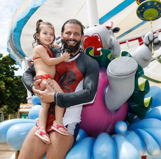 Henri Castelli com a filha, Maria Eduarda (Foto: Felipe Panfili/Divulgação)