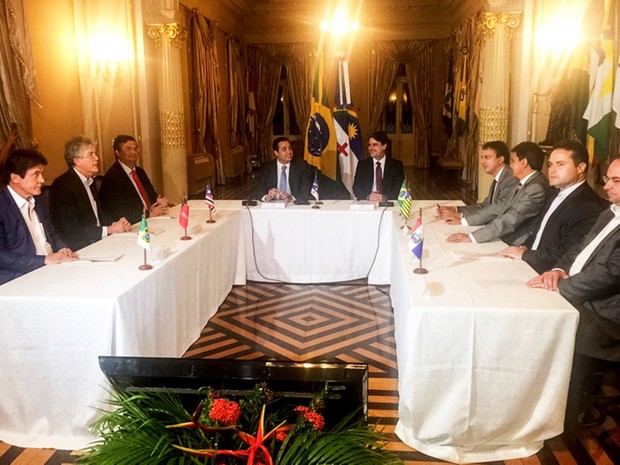 Governadores de sete estados do Nordeste se reuniram nesta sexta-feira (25) no Recife (Foto: Governo de Pernambuco/Divulgação)