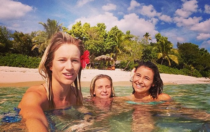 Surfe johanne defay Fiji (Foto: Reprodução / Instagram)