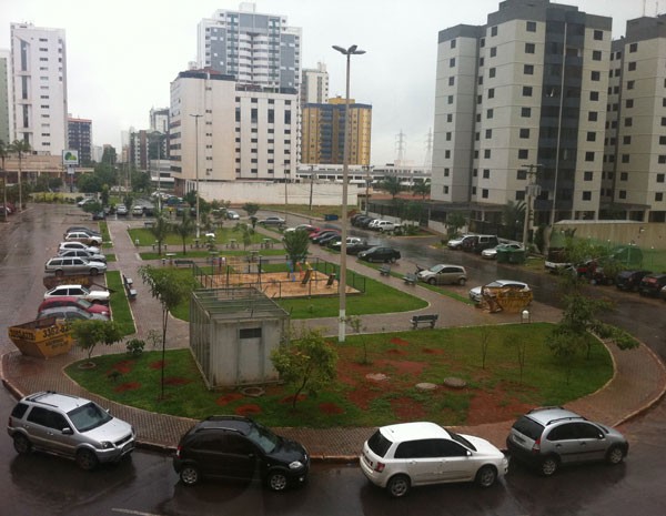 Praça da quadra 206 de Águas Claras, no Distrito Federal (Foto: Raquel Morais/G1)