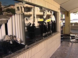 Palácio da Fonte Grande também foi alvo de vandalismo (Foto: Reprodução/TV Gazeta)