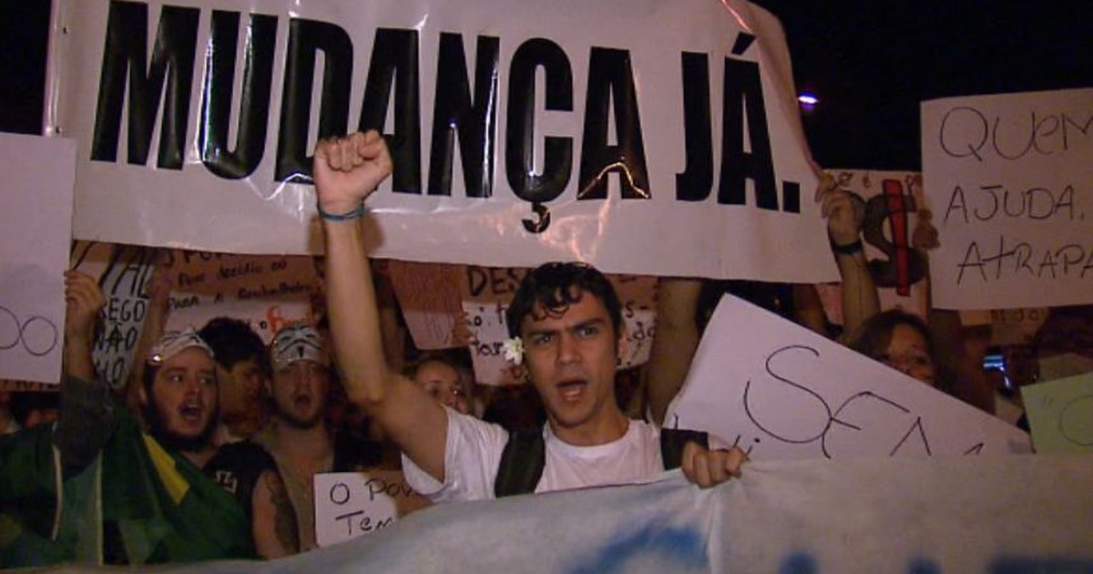G1 - Manifesto pacífico em Pirassununga atrai 600 estudantes à região ...