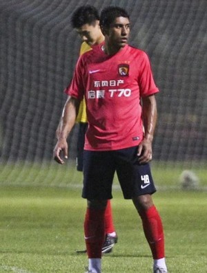 Paulinho guangzhou evergrande (Foto: Reprodução / Sina)
