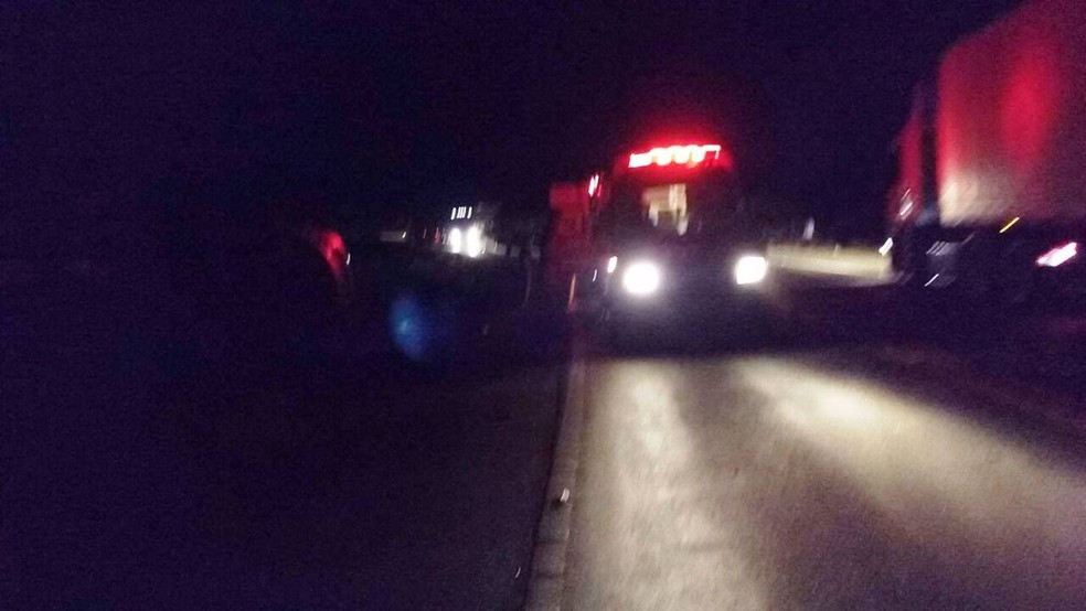 Acidente em Irani ocorreu na BR-153 (Foto: Bombeiros voluntários Barra do Sul de Irani)