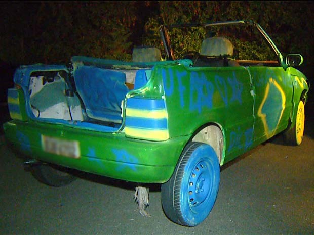 Carro furtado em Campinas (SP) vira modelo conversível no &#39;estilo Copa&#39; com cores do Brasil (Foto: Reprodução EPTV)