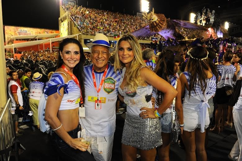 A atriz ao lado de Antônio Fagundes e de Alexandra Martins, namorada do ator (Foto: Marcelo Dutra)