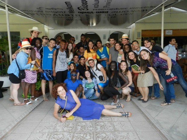 missionária luciene e grupod e peregrinos que irá à JMJ (Foto: Luciene/Arquivo Pessoal)