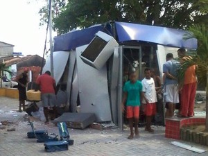 Caixa eletrônico é explodido em Saubara, na Bahia (Foto:  Leandro Alves/ PortalBahiaNews.Com)