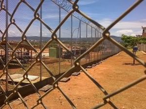 Obras de ampliação estão sendo realizadas no presídio.  (Foto: Alexandre Fonseca/ G1)