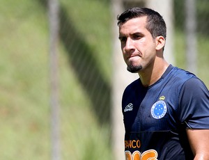 Victorino, zagueiro do Cruzeiro (Foto: Washington Alves / VIPCOMM)