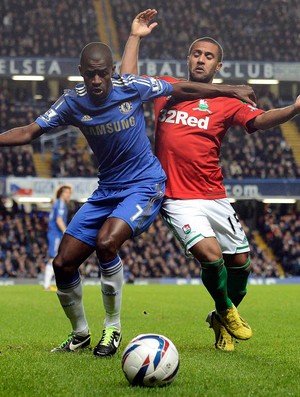 Ramires do Chelsea e Routledge do Swansea (Foto: Reuters)