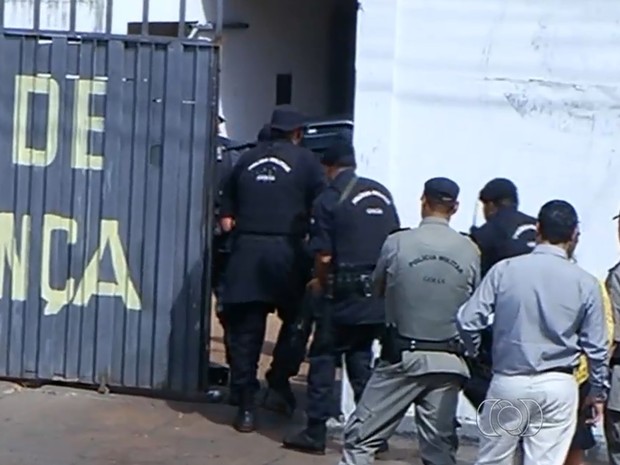 Após negociação, policiais contiveram rebelião em Rio Verde, Goiás (Foto: Reprodução/ TV Anhanguera)