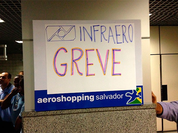 Funcionários da Infraero protestam e anunciam greve no aeroporto (Foto: Heider Mustafá / Arquivo Pessoal)