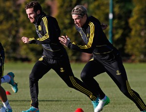 Juan Mata e Fernando Torres treino Chelsea (Foto: Reuters)