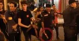 PM joga rojões e forja flagrante em ato; assista (Reprodução de Vídeo/O Globo)