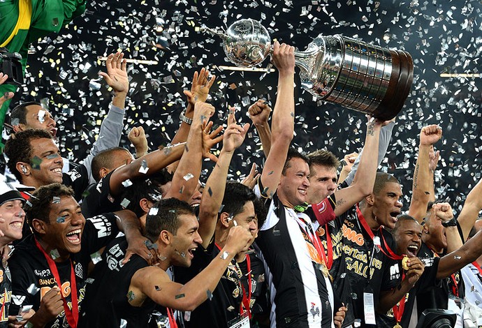 Réver taça Libertadores festa Atlético-MG (Foto: AFP)