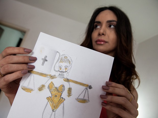 Viviany Beleboni, transexual 'crucificada' em 2015, usará Bíblia em 2016 (Foto: Fábio Tito/G1)