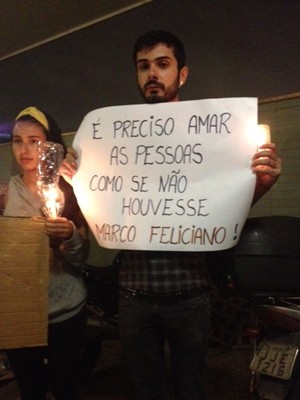 Manifestantes querem outro parlamentar à frente da Comissão de Direitos Humanos (Foto: Nathalia Passarinho/G1)