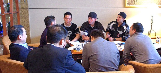 Reunião torcida Corinthians hotel no Japão (Foto: Osny Arashiro / Globoesporte.com) Reunião torcida Corinthians hotel no Japão (Foto: Osny Arashiro / Globoesporte.com)