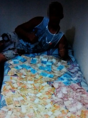Preso em Sorocaba ostentava dinheiro do tráfico nas redes sociais (Foto: Reprodução/Facebook)