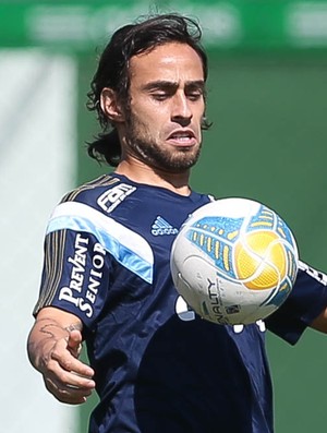 Com Valdivia no banco, Palmeiras recebe o Mogi Mirim na Arena