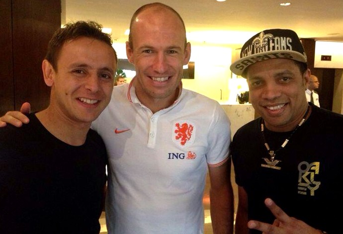 Robben holanda e rafinha (Foto: Reprodução / Twitter)