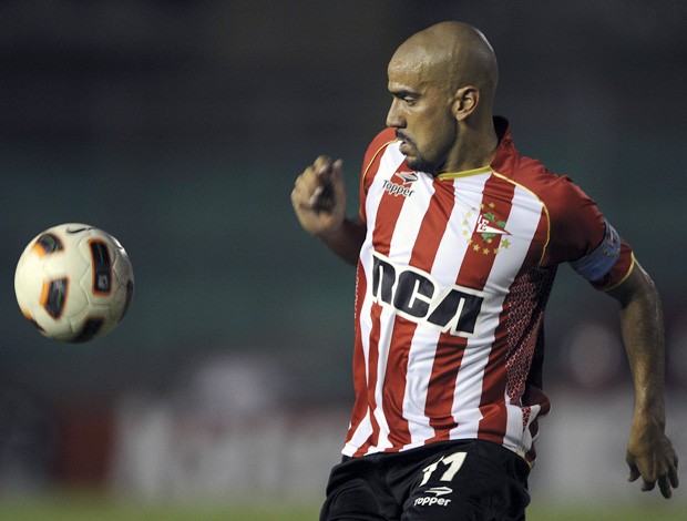 Veron pelo Estudiantes (Foto: AFP)