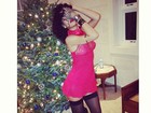 Rihanna sensualiza de lingerie em festa antecipada de Natal