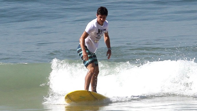 juninho Pernambucano vasco praia Barra da tijuca surfe  (Foto: Wallace Barbosa / AgNews)