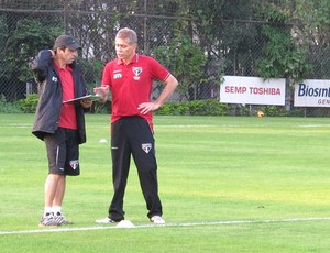 Paulo Autuori treino São Paulo (Foto: Gustavo Serbochini)