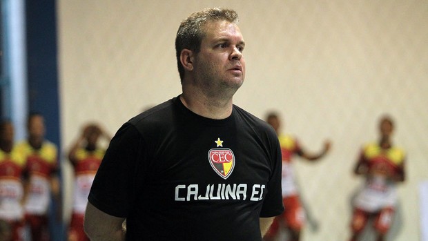 Mozart Bastos, treinador do Cajuína - Futsal  (Foto: Zerosa Filho/CBFS)