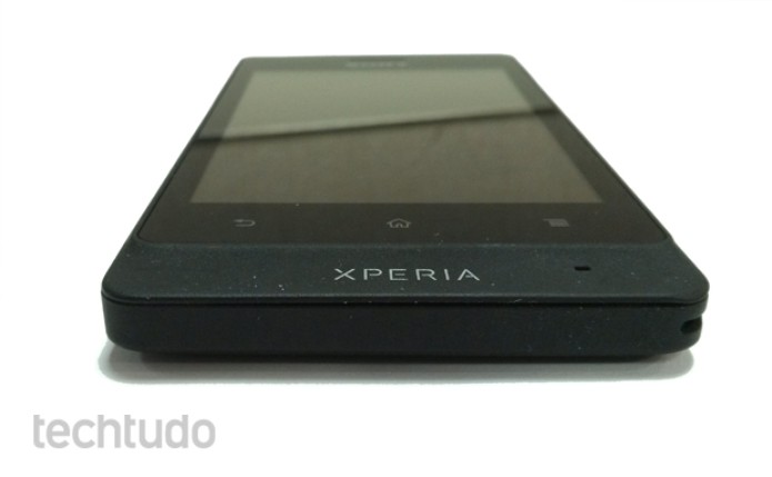Xperia Go e seus botões inferiores (Foto: Isadora Díaz/TechTudo) Xperia Go e seus botões inferiores (Foto: Isadora Díaz/TechTudo)